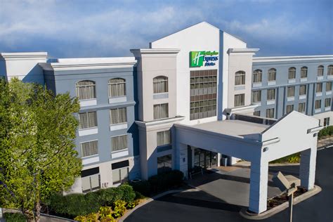 Holiday Inn Express Murfreesboro Central, an IHG Hotel